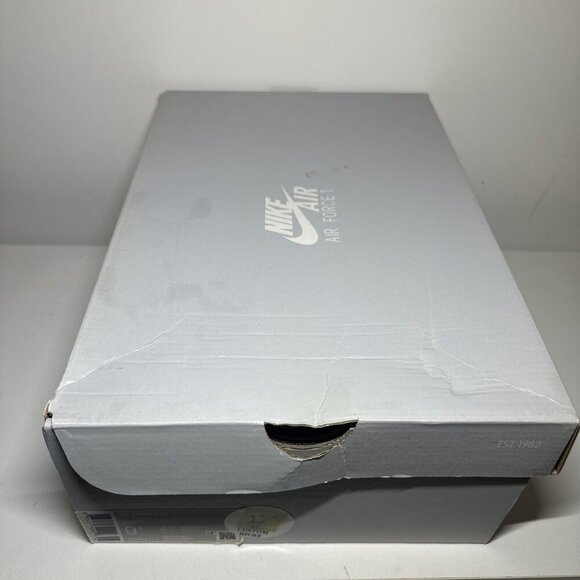 NIB Custom Nike Men’s 9.5 White Air Force 1 07 Gold Paint Drip Swoosh & Laces - Picture 12 of 12